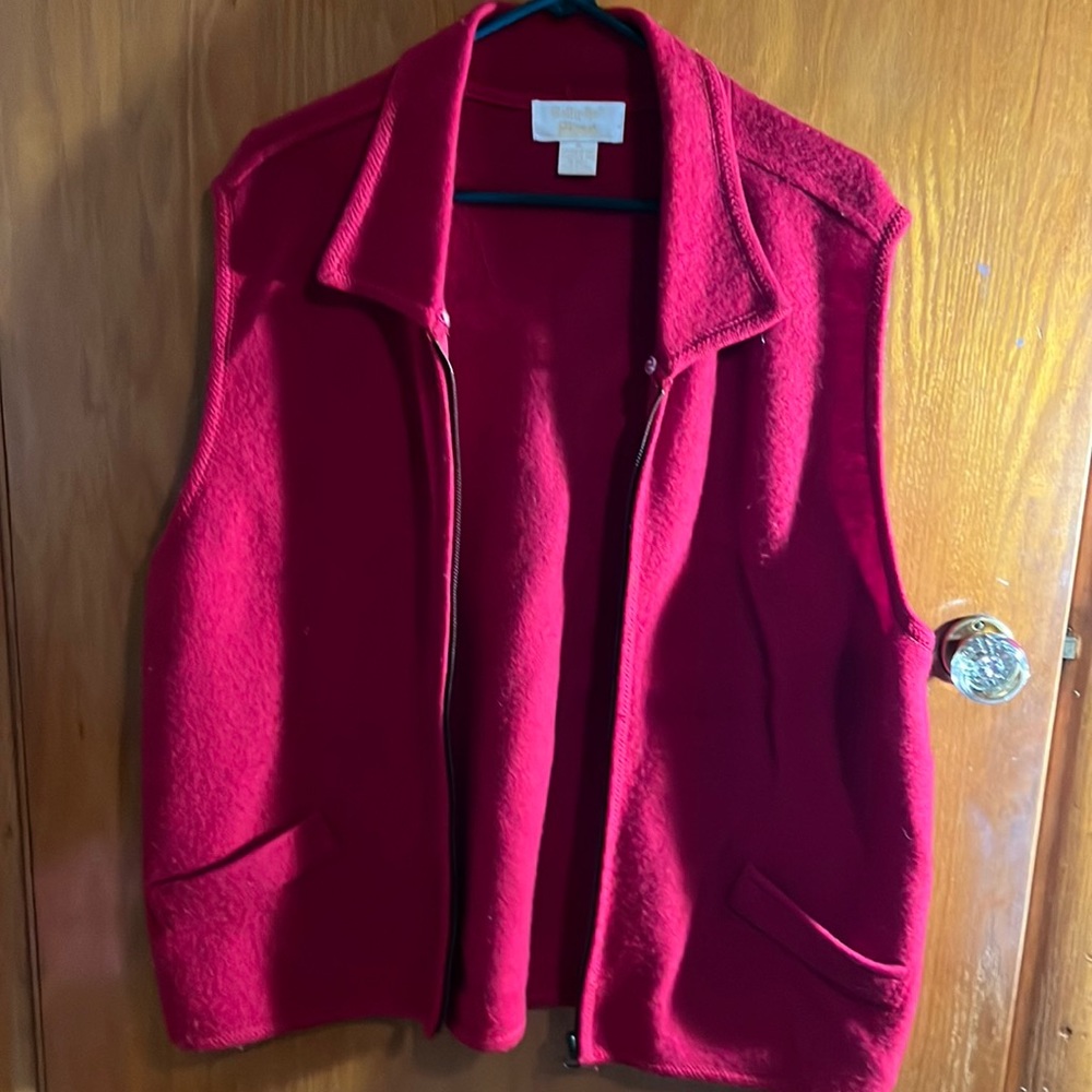 Red Tally Ho zip up vest size 1x